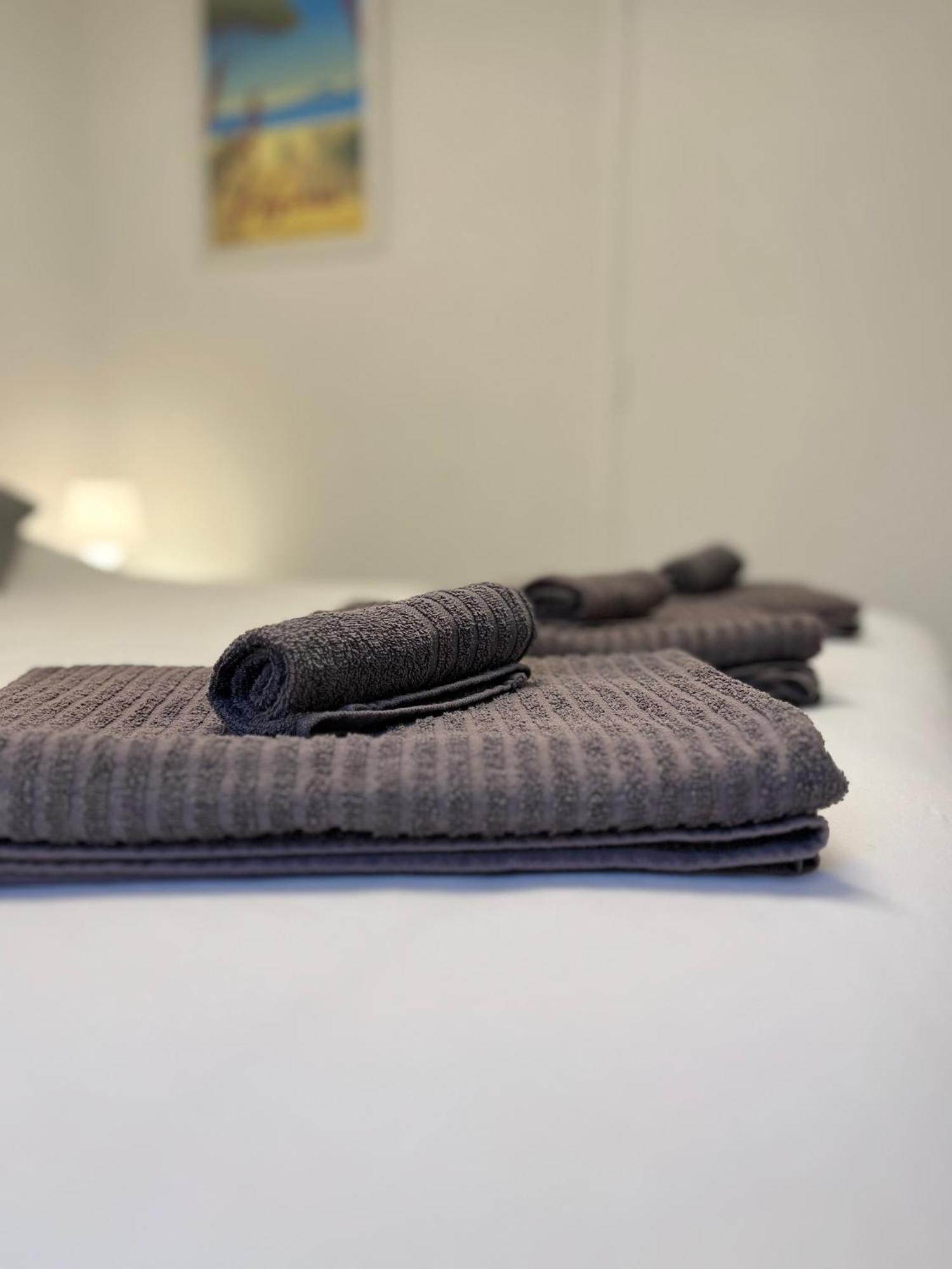 Vacances Arbanaises - Appartements Giens イエール エクステリア 写真