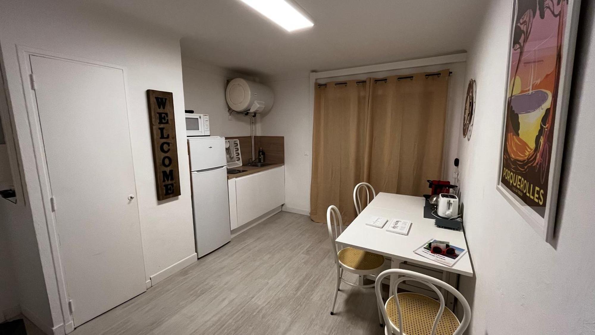Vacances Arbanaises - Appartements Giens イエール エクステリア 写真